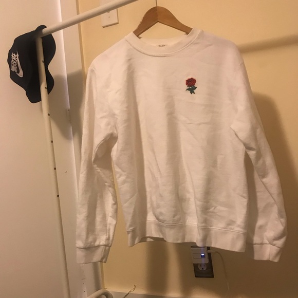Brandy Melville Sweaters - RARE Brandy Melville Rose Crewneck